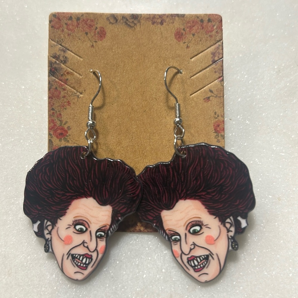 Movie Earrings New! - Picture 1 of 1